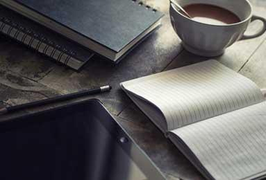 阿森纳女足问鼎首届女足冠军杯 温格现身颁奖典礼